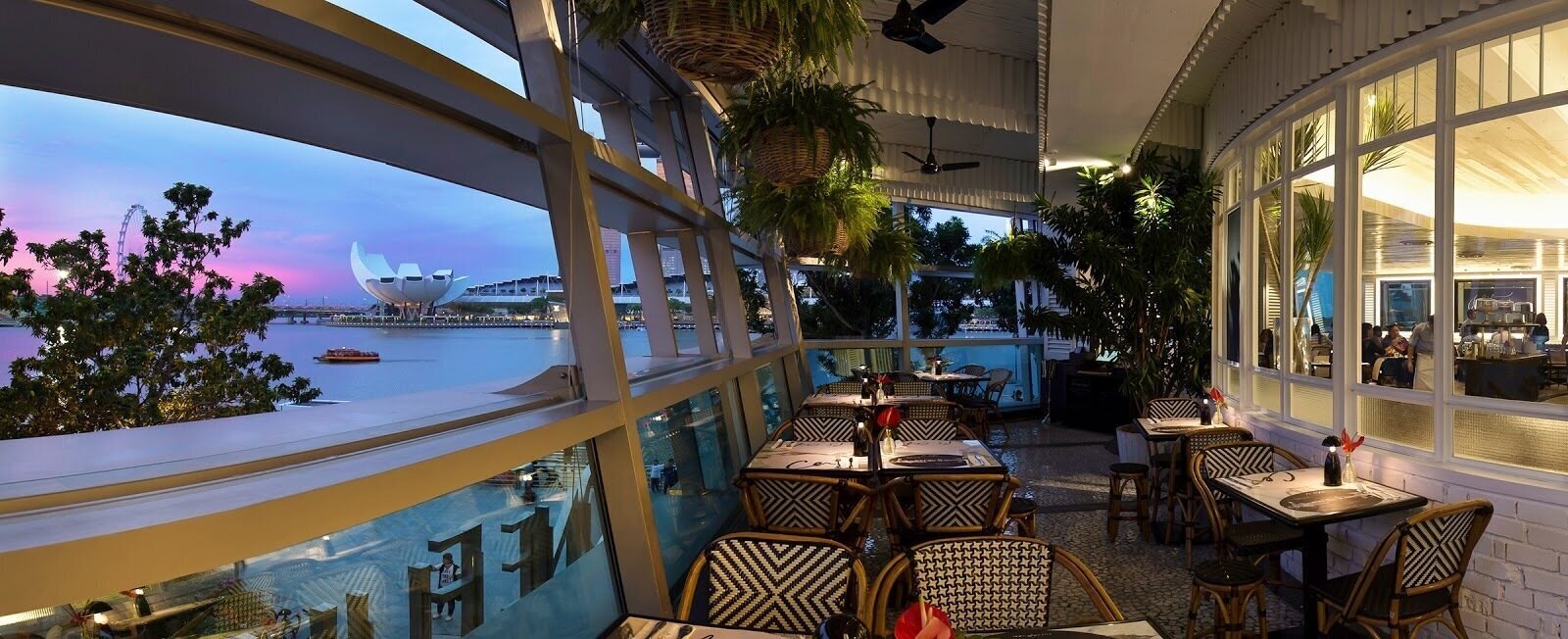 <span class="translation_missing" title="translation missing: en.meta.location_title, location_name: PS.Cafe One Fullerton, city: Singapore">Location Title</span>