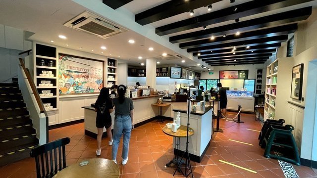 Starbucks @ Rochester Drive