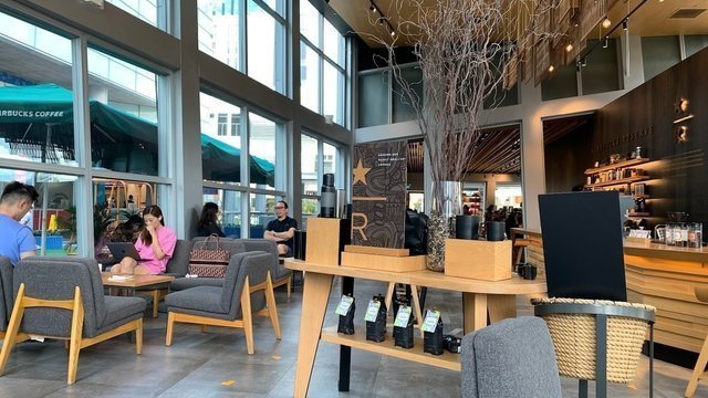 Starbucks Reserve @ United Square