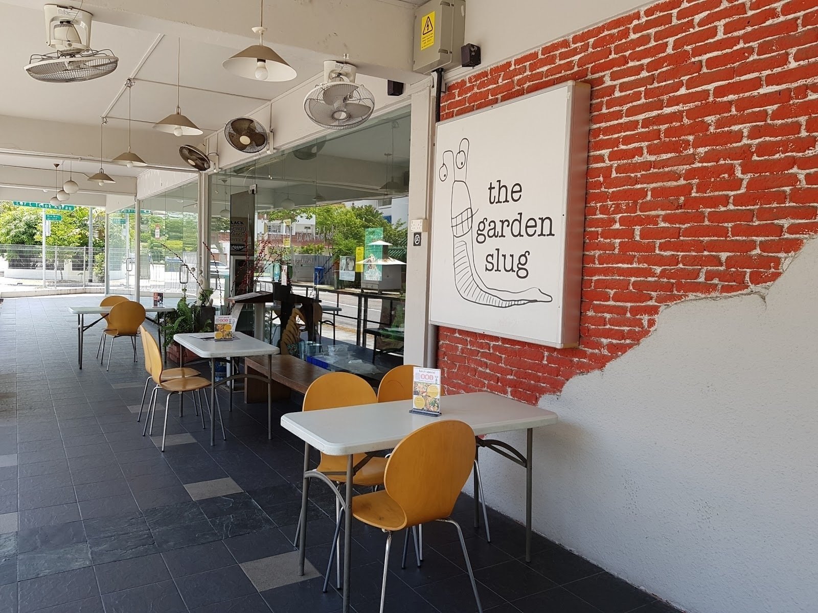 <span class="translation_missing" title="translation missing: en.meta.location_title, location_name: The Garden Slug Family Restaurant, city: Singapore">Location Title</span>