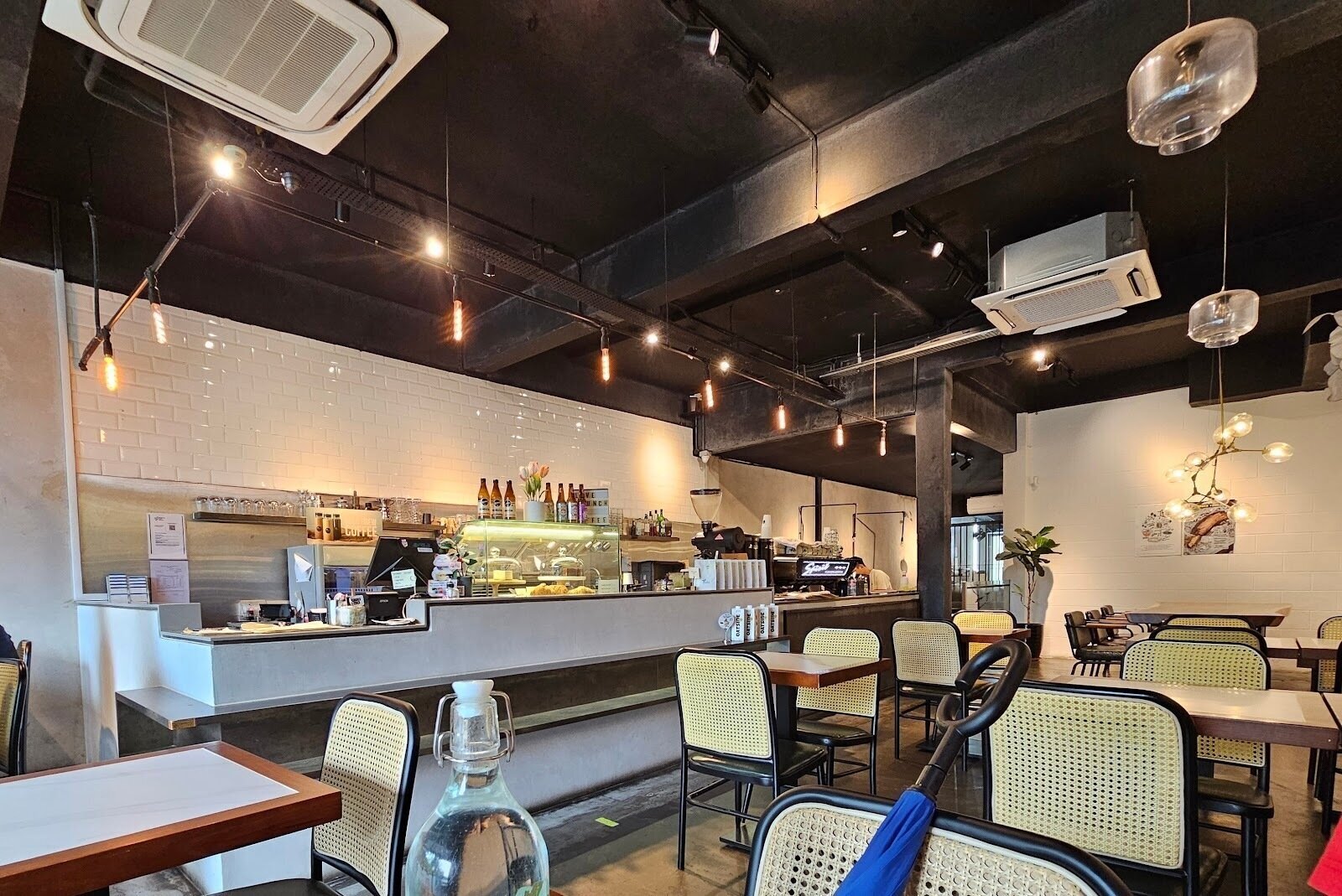 <span class="translation_missing" title="translation missing: en.meta.location_title, location_name: Thus Coffee, city: Singapore">Location Title</span>