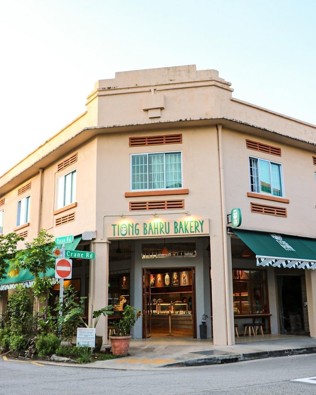 <span class="translation_missing" title="translation missing: en.meta.location_title, location_name: Tiong Bahru Bakery @ Crane Rd, city: Singapore">Location Title</span>