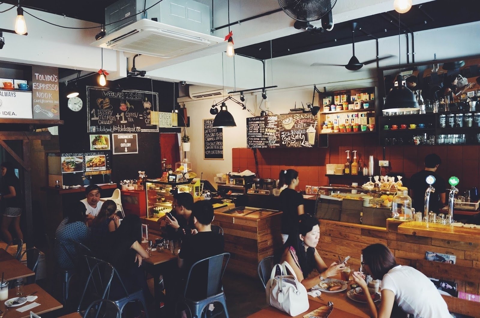 <span class="translation_missing" title="translation missing: en.meta.location_title, location_name: Tolido's Espresso Nook, city: Singapore">Location Title</span>