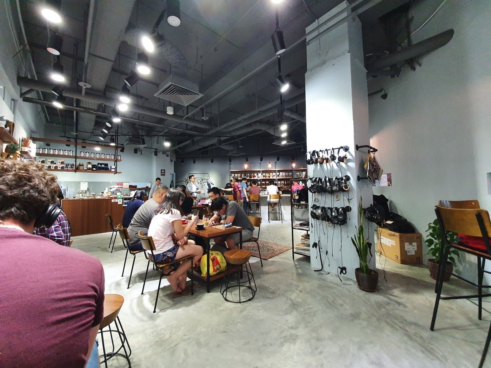 <span class="translation_missing" title="translation missing: en.meta.location_title, location_name: Zeppelin &amp; Co., city: Singapore">Location Title</span>