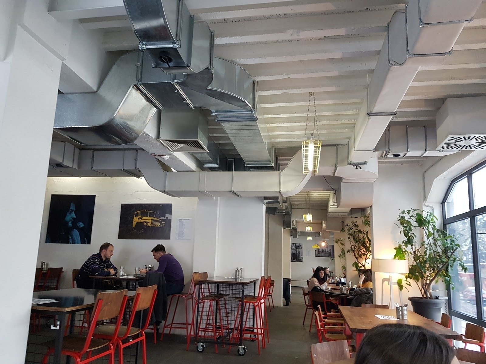 <span class="translation_missing" title="translation missing: en.meta.location_title, location_name: Public Room, city: Skopje">Location Title</span>