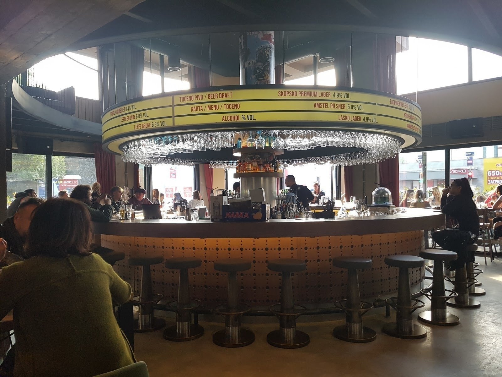 <span class="translation_missing" title="translation missing: en.meta.location_title, location_name: BKW Hybrid Bar, city: Skopje">Location Title</span>
