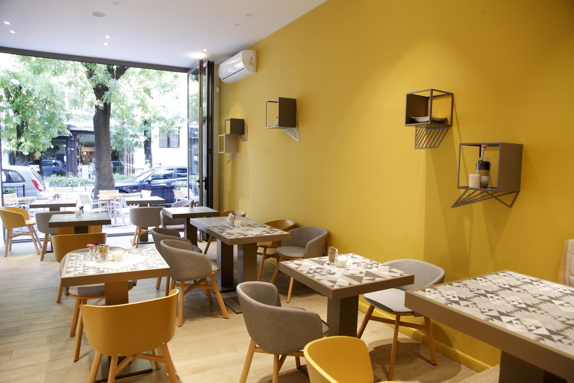 <span class="translation_missing" title="translation missing: en.meta.location_title, location_name: Cakey Bakey, city: Sofia">Location Title</span>