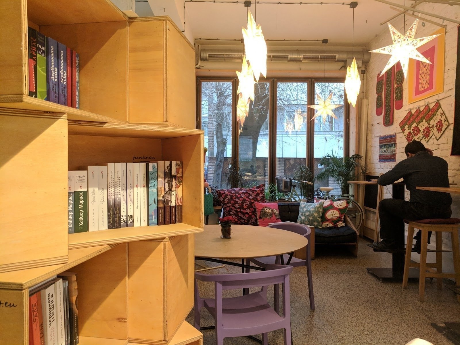 <span class="translation_missing" title="translation missing: en.meta.location_title, location_name: + Tova, city: Sofia">Location Title</span>