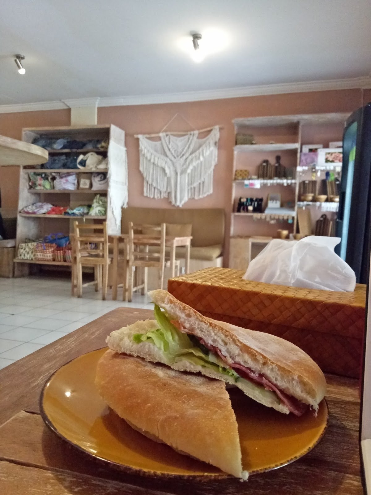 <span class="translation_missing" title="translation missing: en.meta.location_title, location_name: Bengkel Roti, city: South Kuta">Location Title</span>