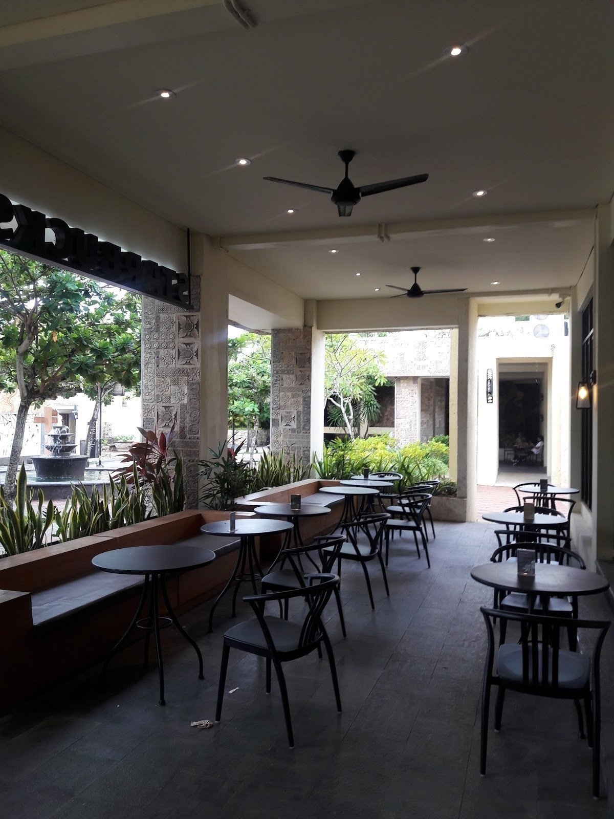<span class="translation_missing" title="translation missing: en.meta.location_title, location_name: Starbucks @ Garuda Wisnu Kencana, city: South Kuta">Location Title</span>
