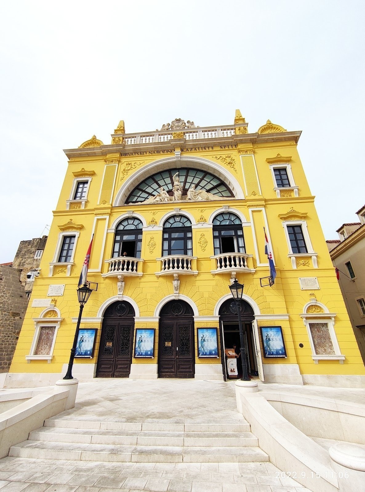 <span class="translation_missing" title="translation missing: en.meta.location_title, location_name: Croatian National Theater in Split, city: Split">Location Title</span>