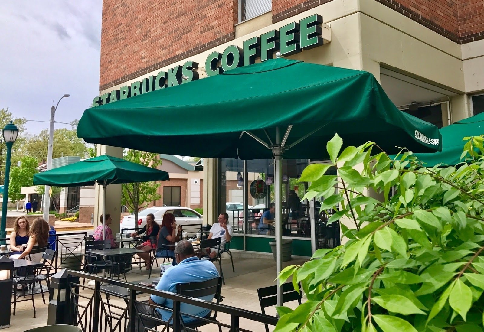 <span class="translation_missing" title="translation missing: en.meta.location_title, location_name: Starbucks @ Delmar Blvd, city: St. Louis">Location Title</span>