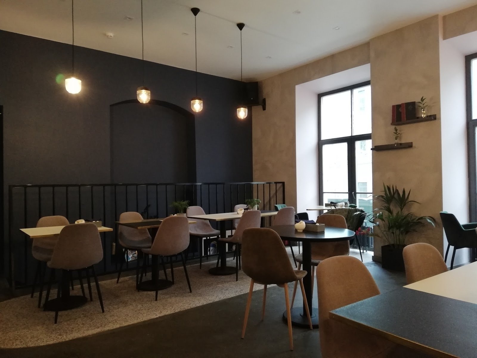 <span class="translation_missing" title="translation missing: en.meta.location_title, location_name: Cake&amp;Breakfast, city: St Petersburg">Location Title</span>
