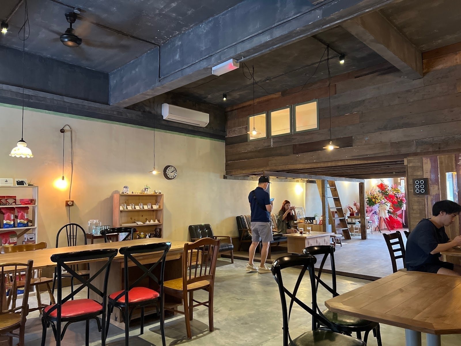 <span class="translation_missing" title="translation missing: en.meta.location_title, location_name: Shikomi Coffee, city: Subang Jaya">Location Title</span>