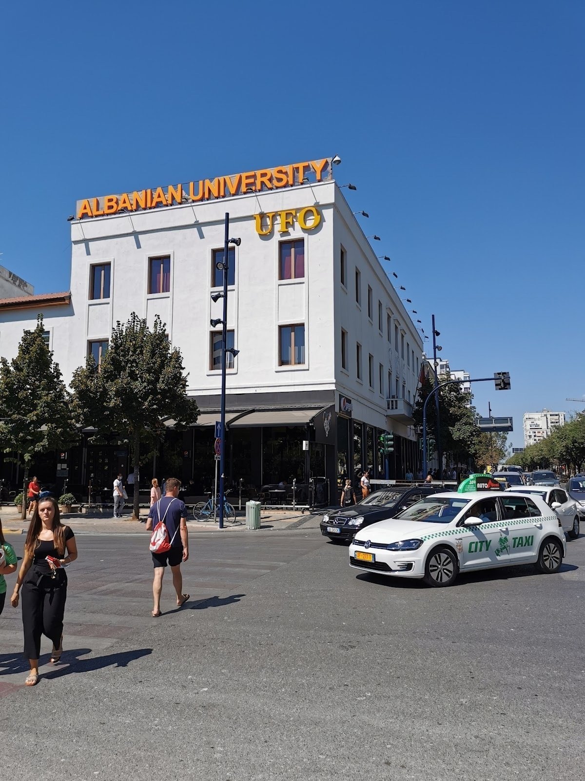<span class="translation_missing" title="translation missing: en.meta.location_title, location_name: Bar Ufo, city: Tirana">Location Title</span>