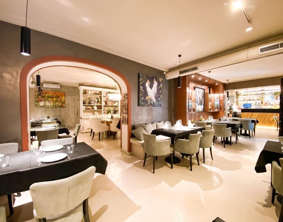 <span class="translation_missing" title="translation missing: en.meta.location_title, location_name: Mystic Restaurant 2, city: Tirana">Location Title</span>