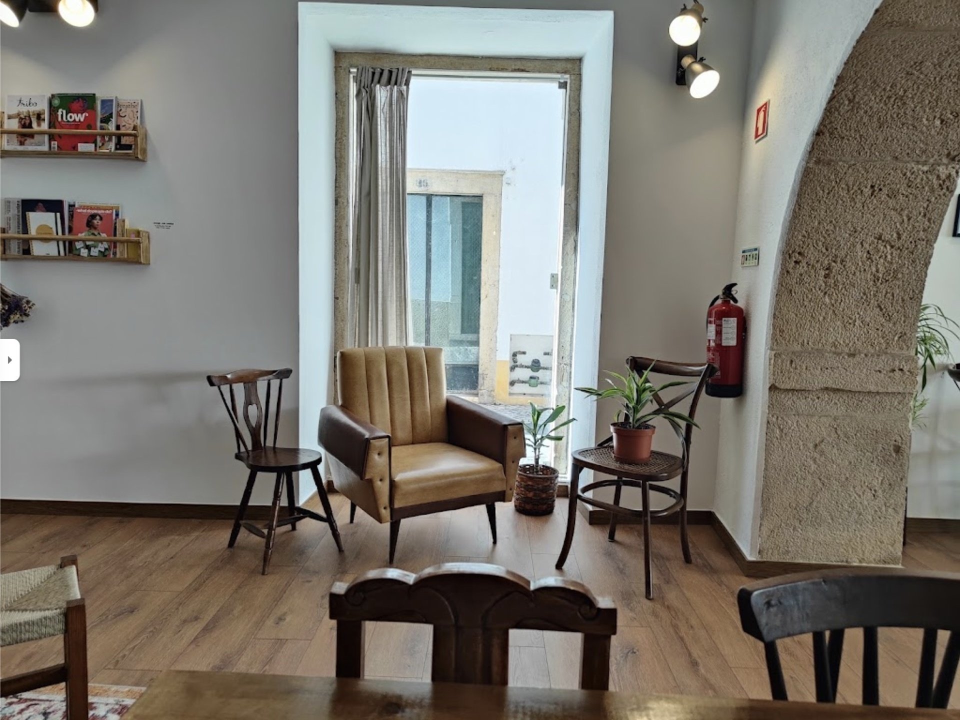 <span class="translation_missing" title="translation missing: en.meta.location_title, location_name: Hanne Café , city: Tomar">Location Title</span>