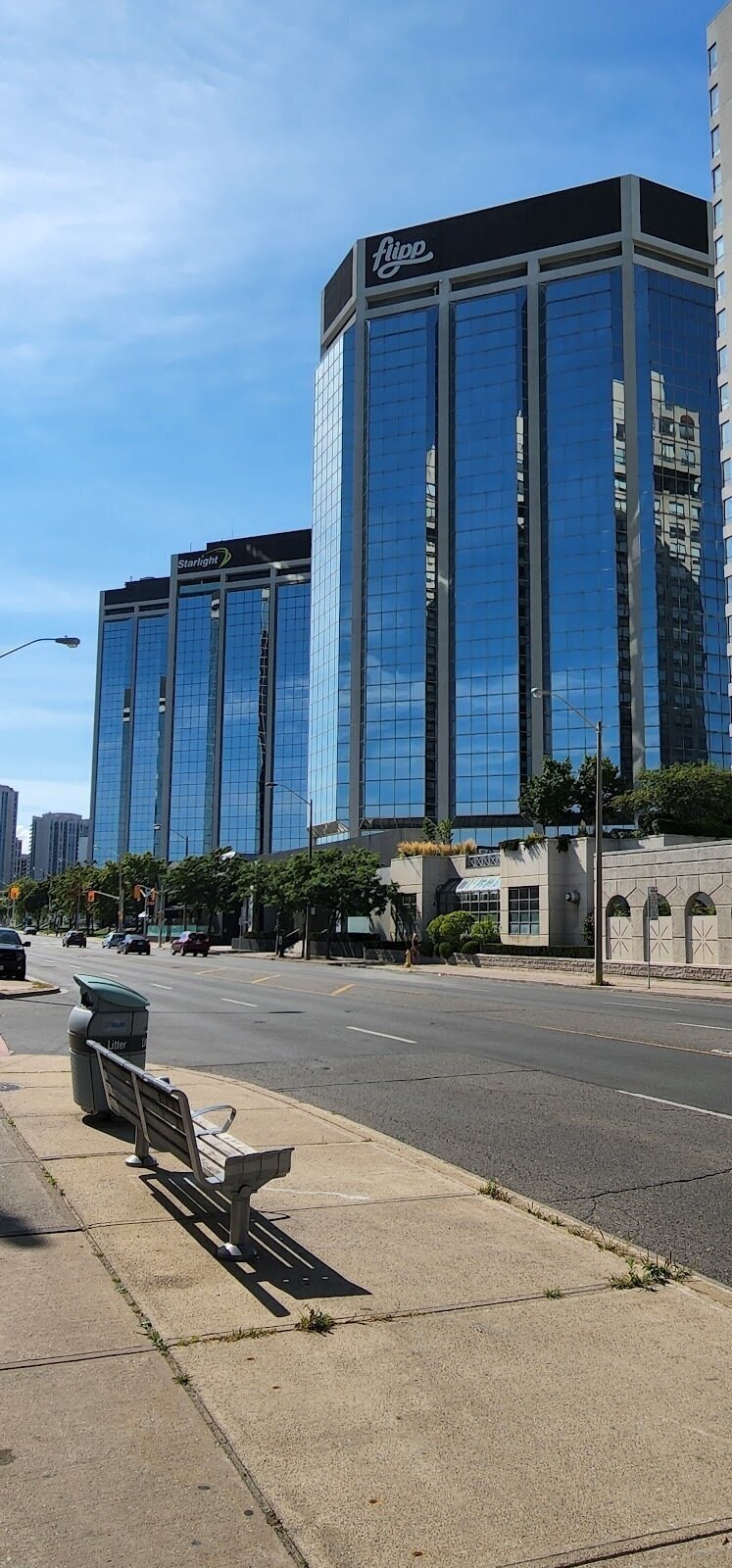 <span class="translation_missing" title="translation missing: en.meta.location_title, location_name: Bloor Islington Place, city: Toronto">Location Title</span>