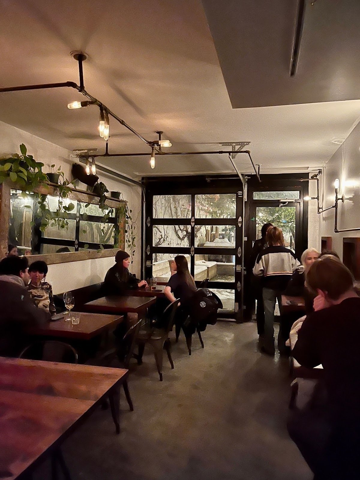 <span class="translation_missing" title="translation missing: en.meta.location_title, location_name: Pamenar, city: Toronto">Location Title</span>
