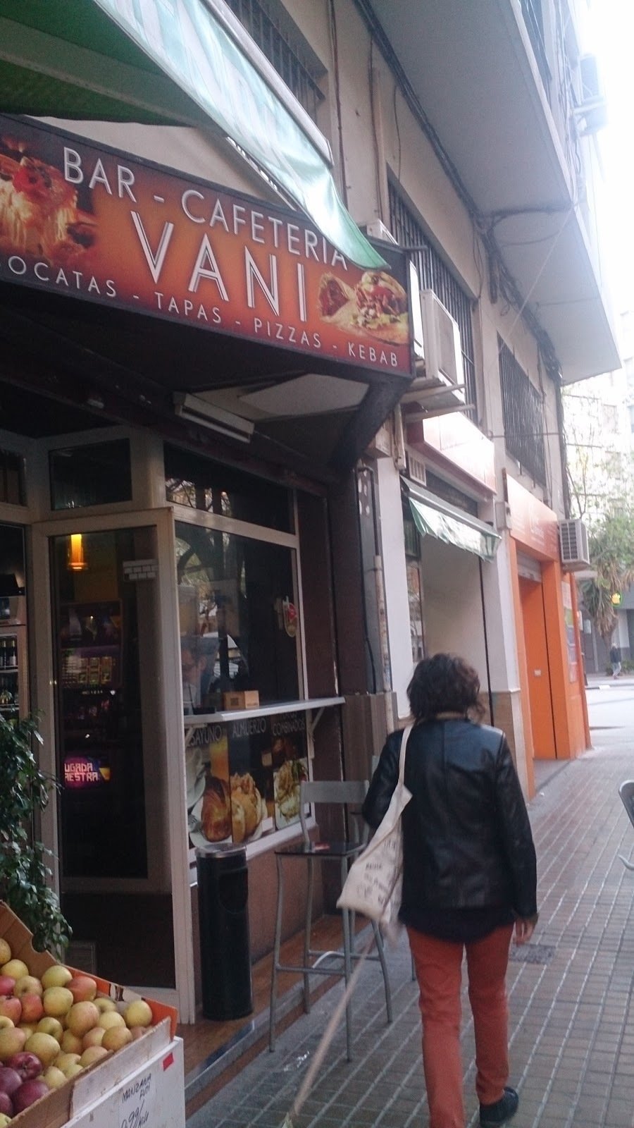 <span class="translation_missing" title="translation missing: en.meta.location_title, location_name: Bar-Cafeteria Vani, city: Valencia">Location Title</span>