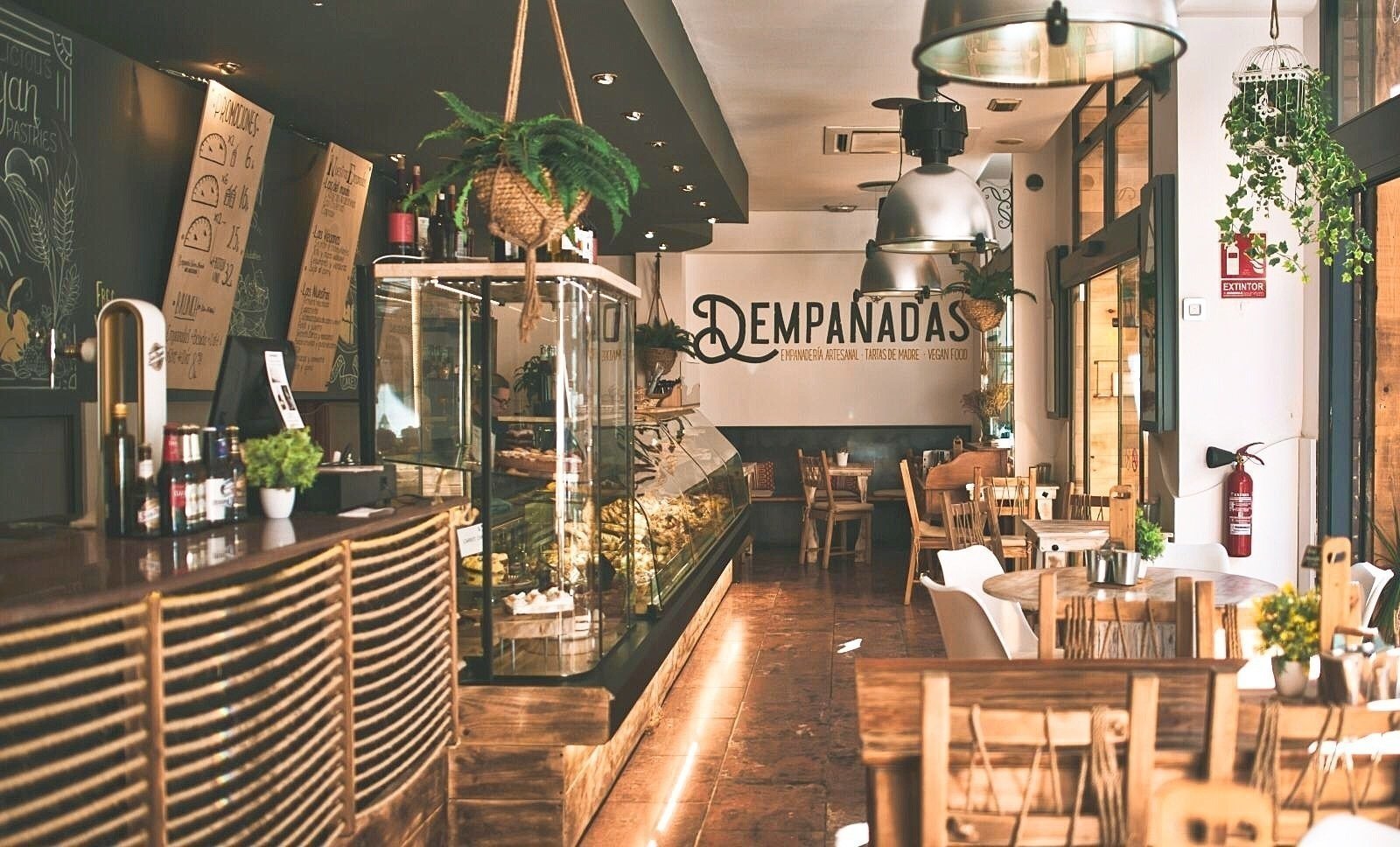 <span class="translation_missing" title="translation missing: en.meta.location_title, location_name: Dempanadas, city: Valencia">Location Title</span>
