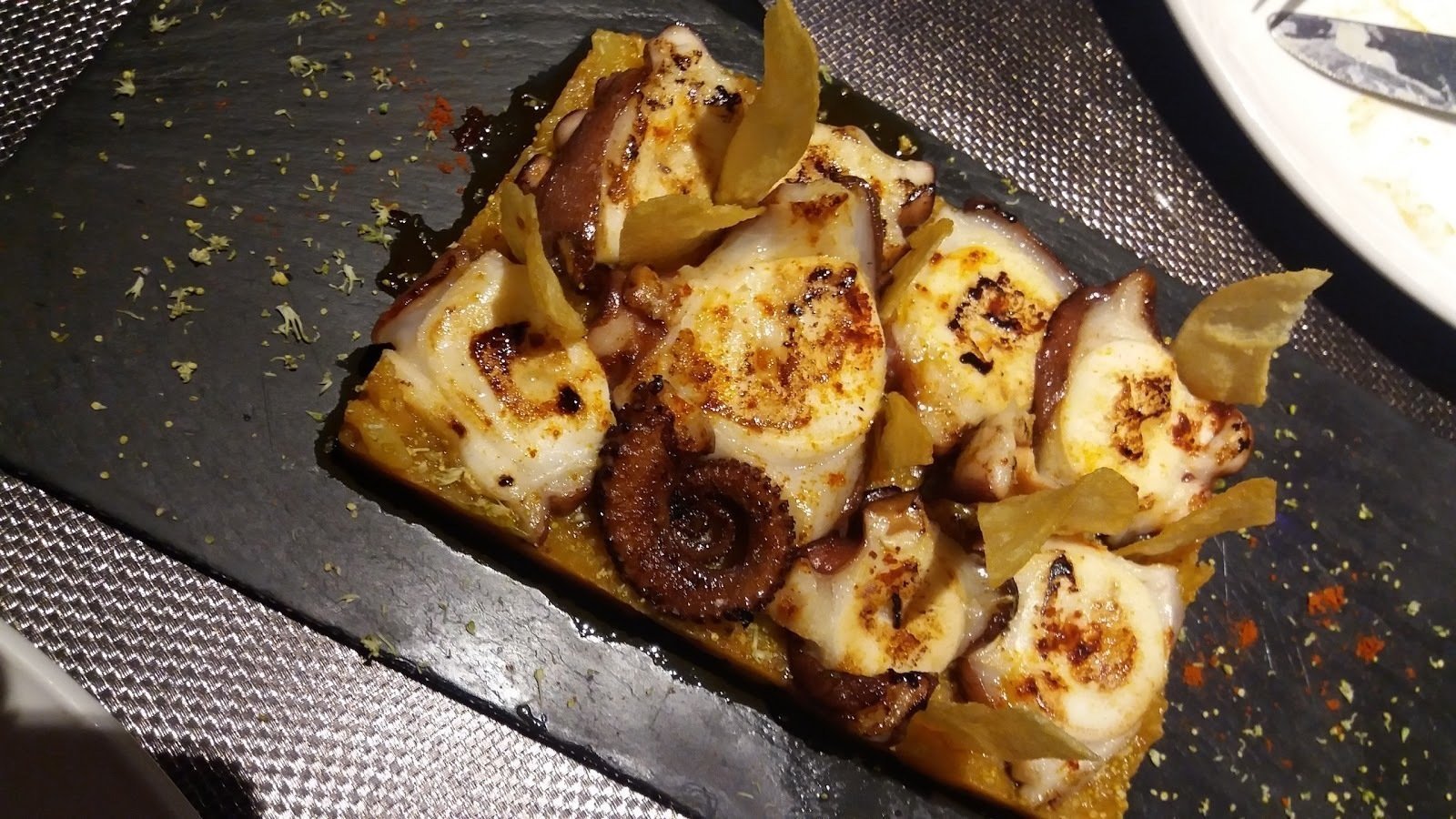 <span class="translation_missing" title="translation missing: en.meta.location_title, location_name: Lotelito Rooms &amp; Bar, city: Valencia">Location Title</span>