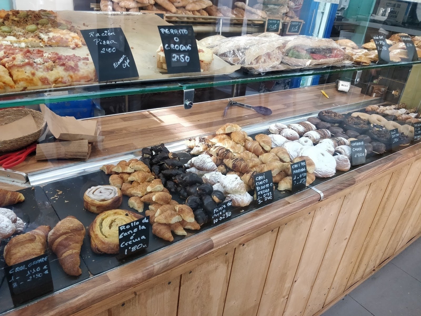 <span class="translation_missing" title="translation missing: en.meta.location_title, location_name: Manoa Organic Coffee, city: Valencia">Location Title</span>