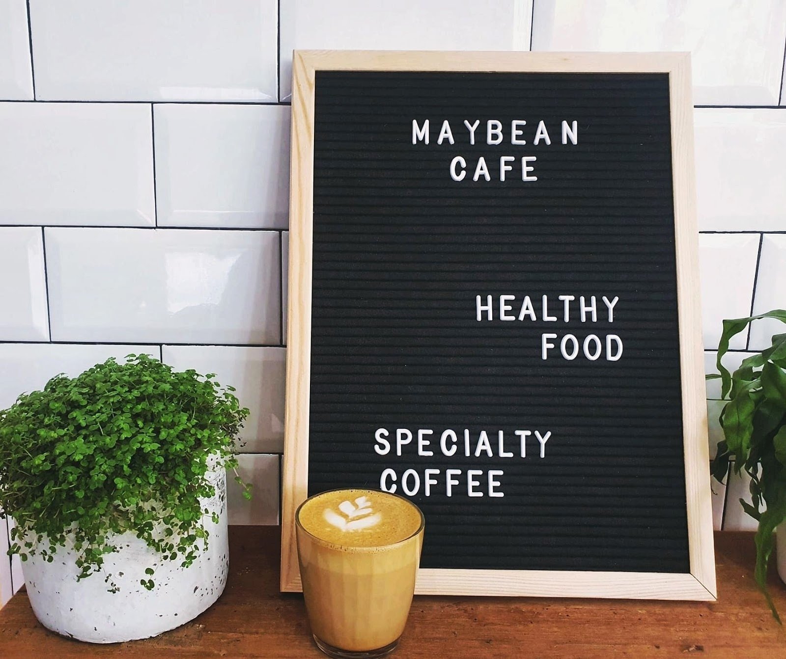 <span class="translation_missing" title="translation missing: en.meta.location_title, location_name: Maybean Cafe, city: Valencia">Location Title</span>
