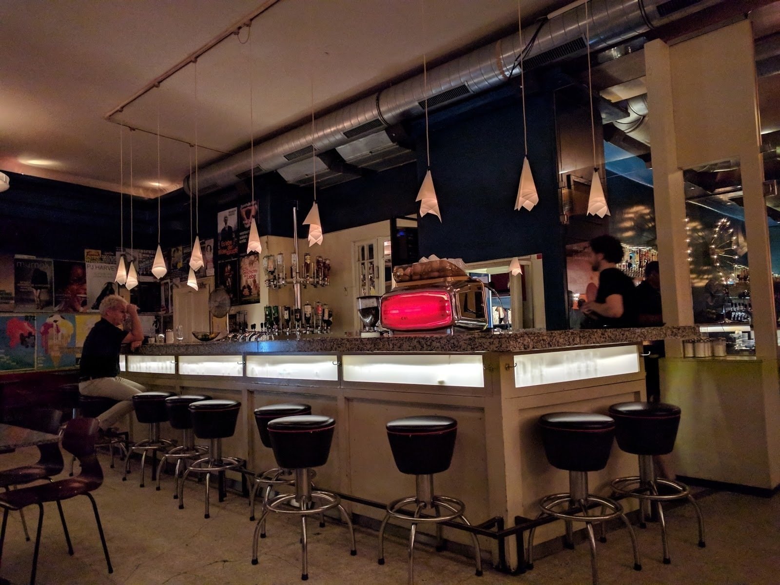 <span class="translation_missing" title="translation missing: en.meta.location_title, location_name: Café Europa, city: Vienna">Location Title</span>