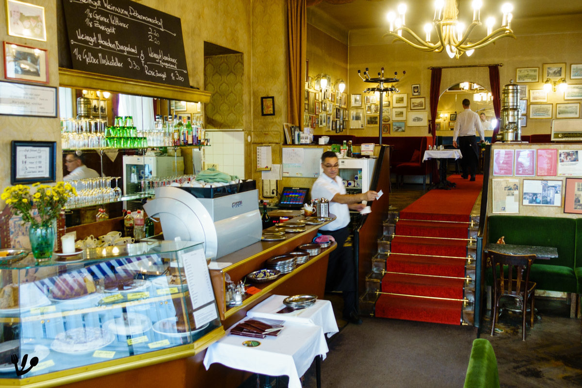 <span class="translation_missing" title="translation missing: en.meta.location_title, location_name: Café Jelinek, city: Vienna">Location Title</span>