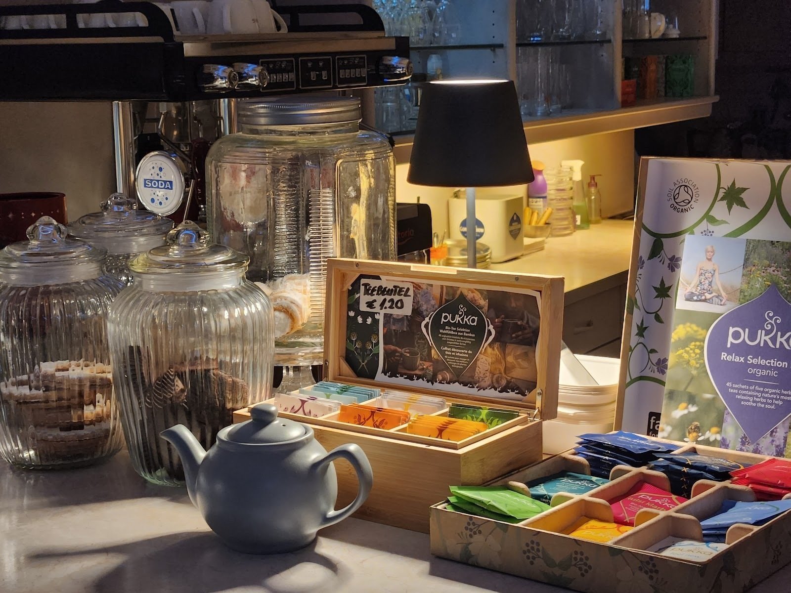 <span class="translation_missing" title="translation missing: en.meta.location_title, location_name: Cafe Plauscherl, city: Vienna">Location Title</span>