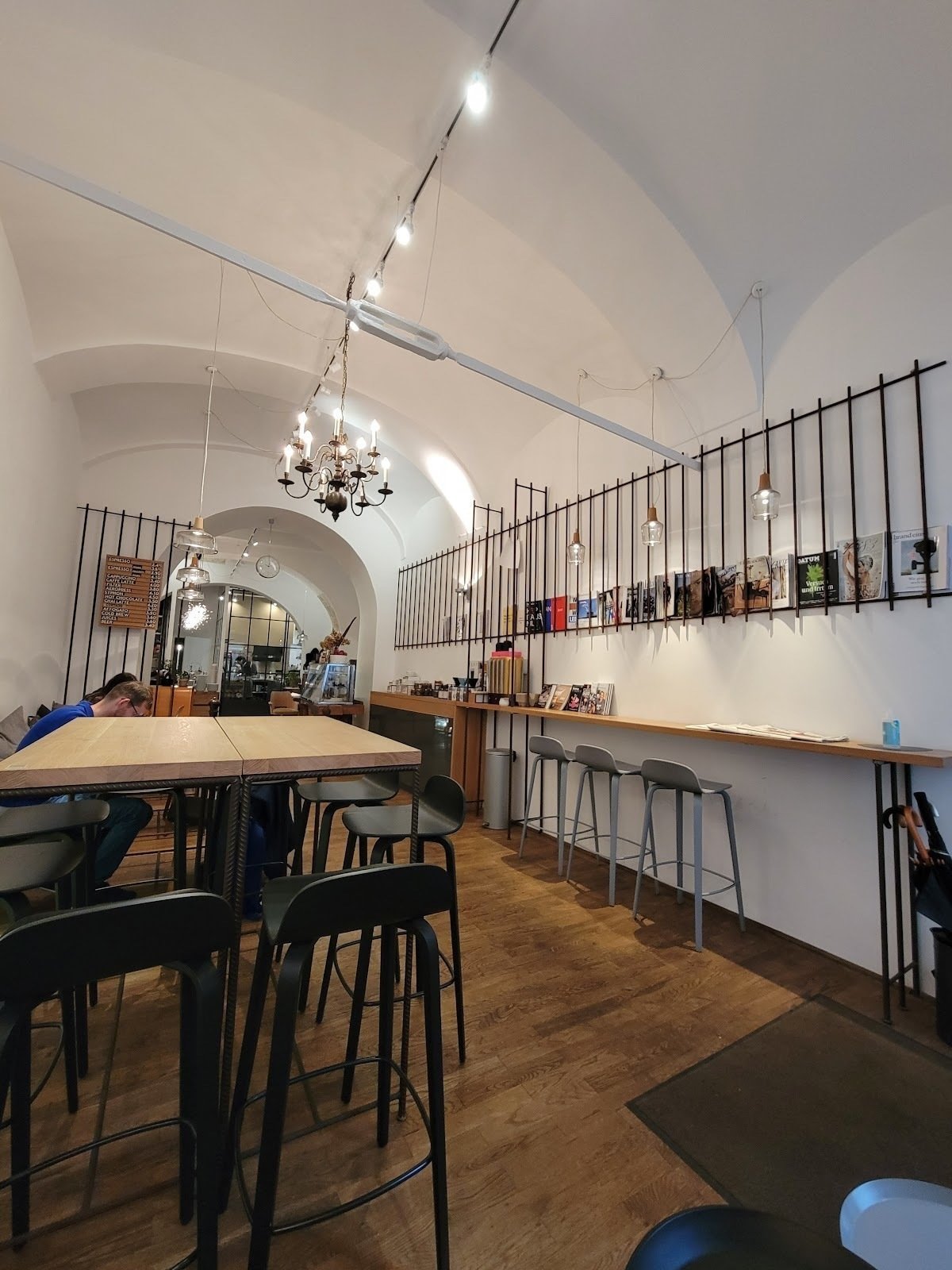 <span class="translation_missing" title="translation missing: en.meta.location_title, location_name: KAFFEIN, city: Vienna">Location Title</span>