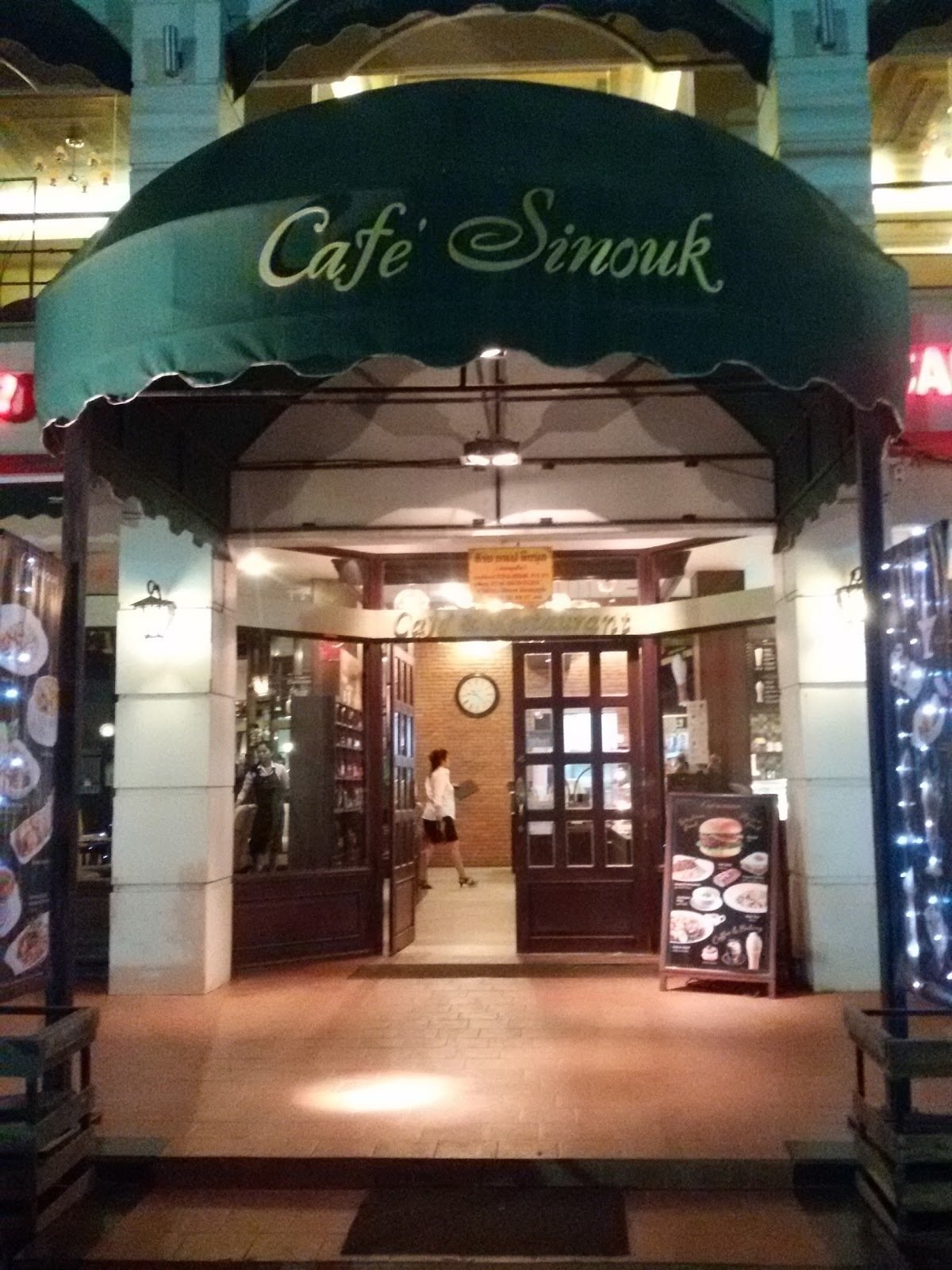 <span class="translation_missing" title="translation missing: en.meta.location_title, location_name: Cafe Sinouk @ Rue Bourichane, city: Vientiane">Location Title</span>