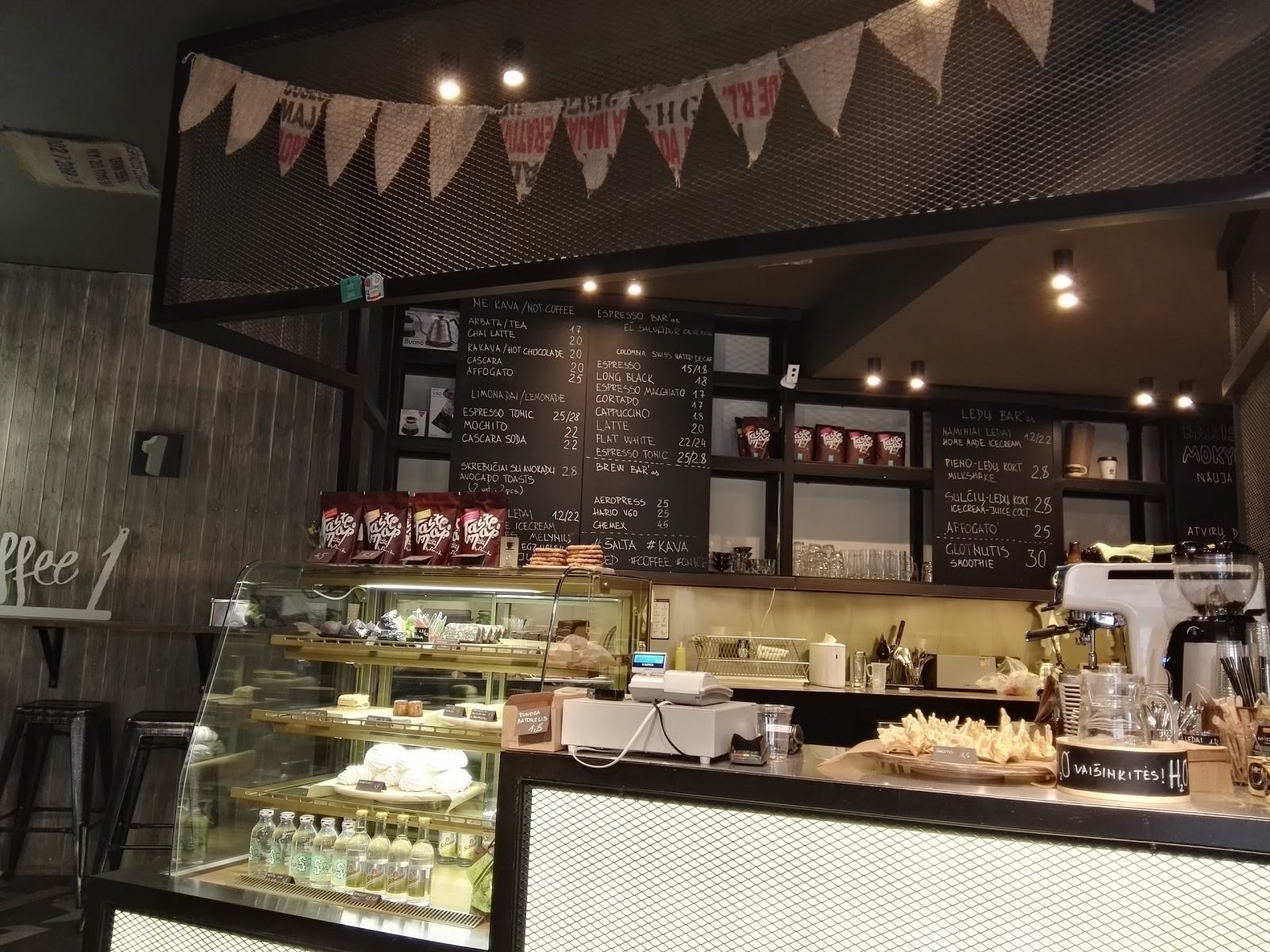 <span class="translation_missing" title="translation missing: en.meta.location_title, location_name: Coffee1, city: Vilnius">Location Title</span>