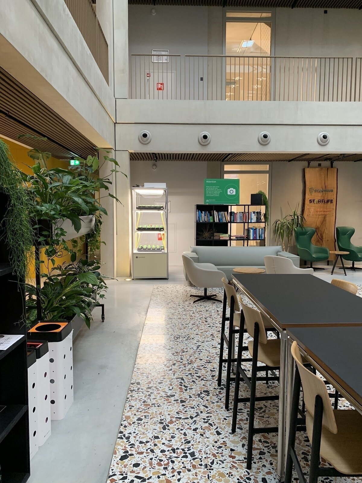 <span class="translation_missing" title="translation missing: en.meta.location_title, location_name: Plus Ultra 2, city: Wageningen">Location Title</span>