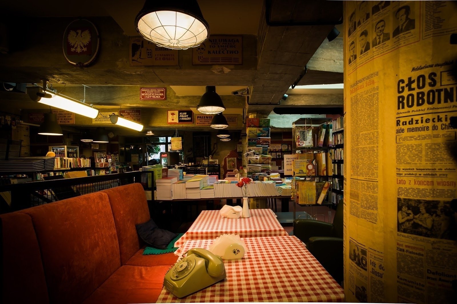 <span class="translation_missing" title="translation missing: en.meta.location_title, location_name: Psyche.Books&amp;Cafe, city: Warsaw">Location Title</span>