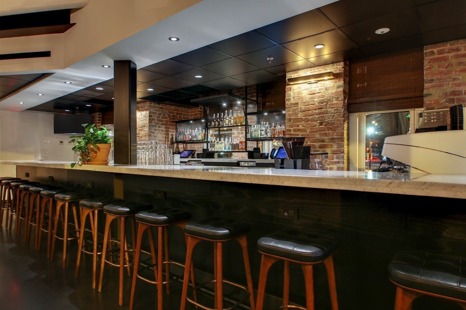 <span class="translation_missing" title="translation missing: en.meta.location_title, location_name: Hotel Hive, city: Washington">Location Title</span>