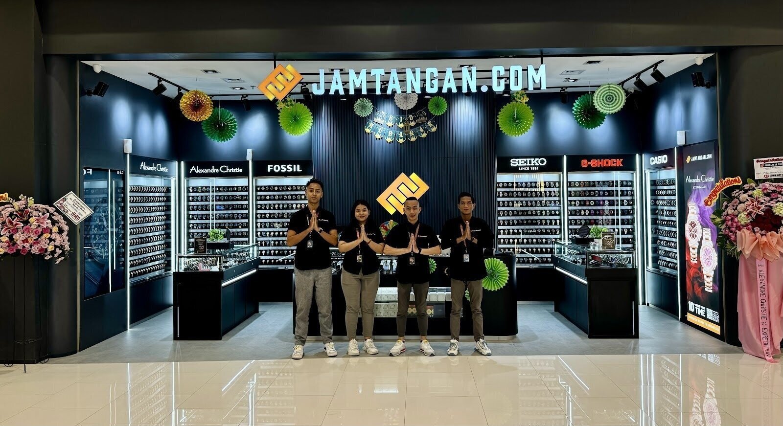 <span class="translation_missing" title="translation missing: en.meta.location_title, location_name: AEON Mall Deltamas, city: West Java">Location Title</span>