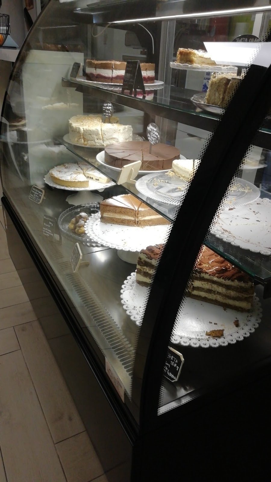 <span class="translation_missing" title="translation missing: en.meta.location_title, location_name: COFFE AND CAKE CUKARIN, city: Zadar">Location Title</span>