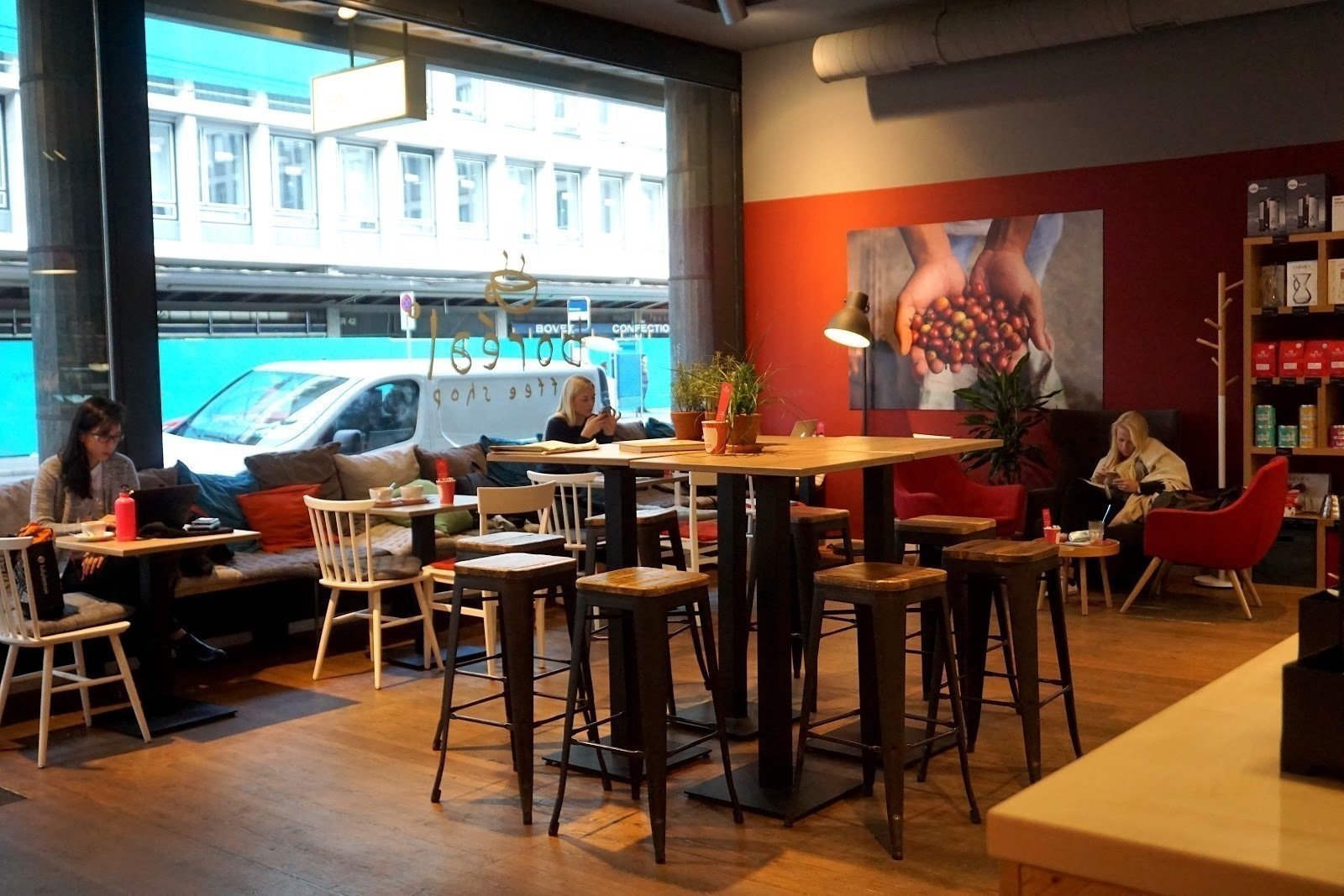 <span class="translation_missing" title="translation missing: en.meta.location_title, location_name: Boreal Coffee Shop Talacker (ZU), city: Zürich">Location Title</span>