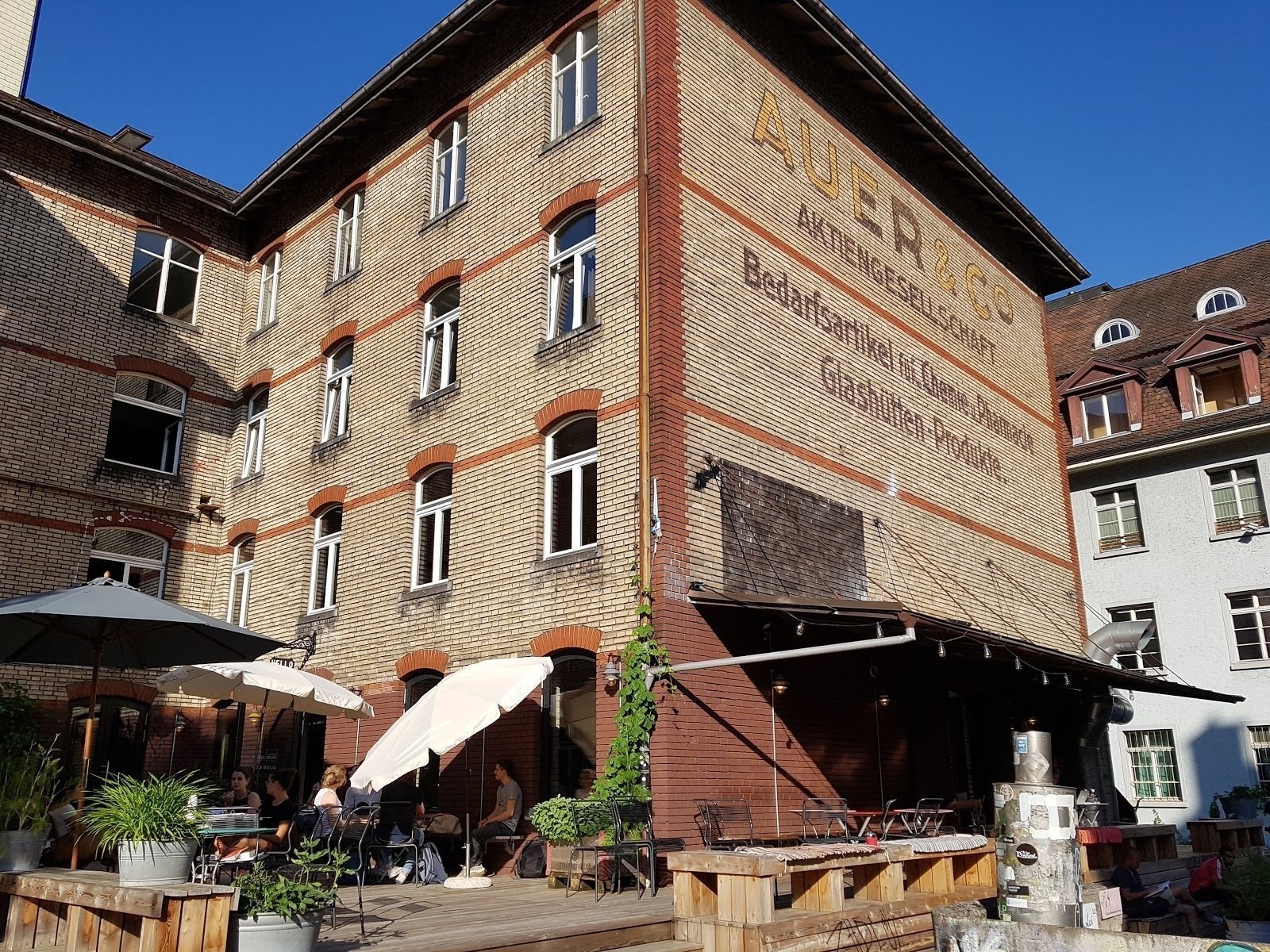 <span class="translation_missing" title="translation missing: en.meta.location_title, location_name: Impact Hub Zürich - Colab, city: Zürich">Location Title</span>